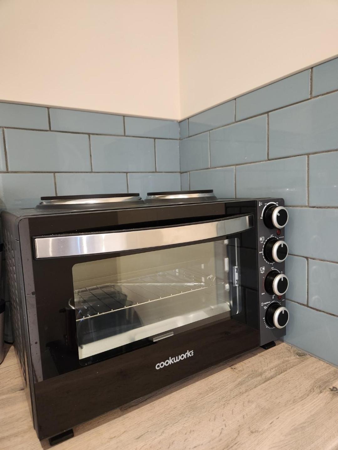Ensuite Studio Flat Crawley-Gatwick Ifield Exteriör bild